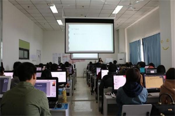 學暢編程教育