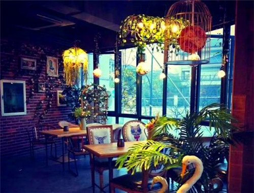 龐客音樂(lè)酒館加盟