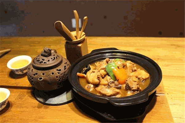 齊魯居黃燜雞米飯加盟