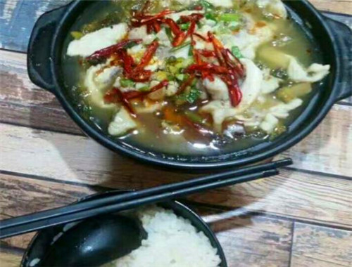 玖兩魚酸菜魚米飯加盟