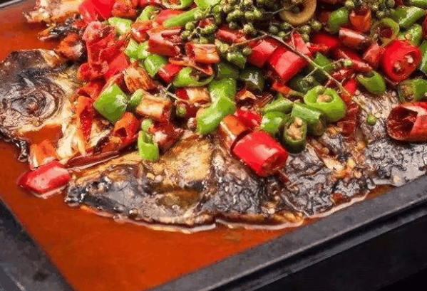 因?yàn)轸~(yú)烤魚(yú)飯