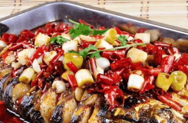 因?yàn)轸~(yú)烤魚(yú)飯
