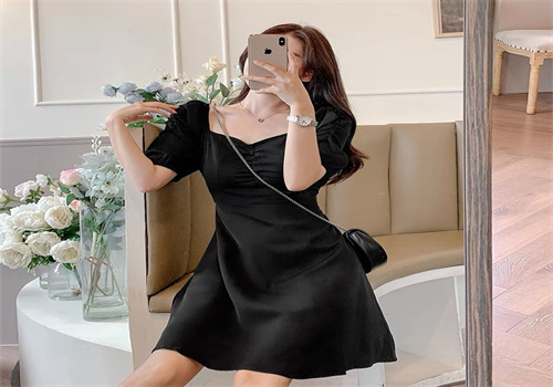 林中鳥服飾