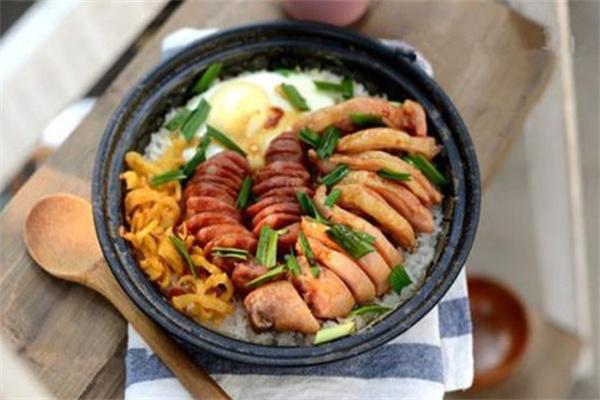 飯煲寶專業(yè)煲仔飯加盟