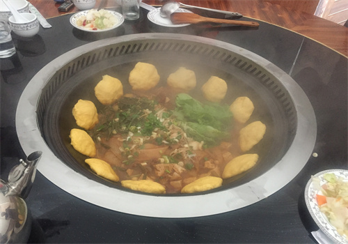 農家院鐵鍋燉加盟