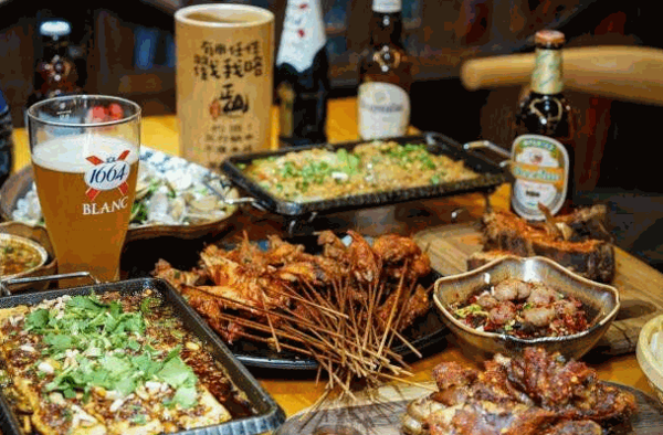 舞夜藍(lán)烤肉酒館需投資多少錢?