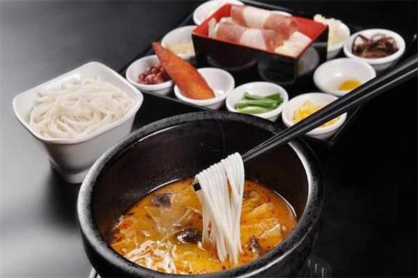 小胖子過(guò)橋米線