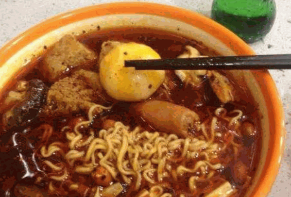 趙小國麻辣燙