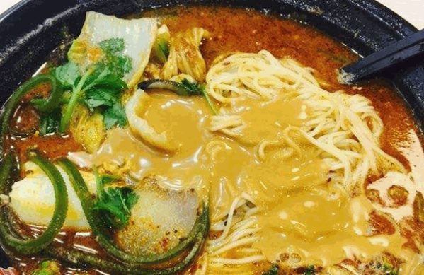 孫新平骨湯麻辣燙