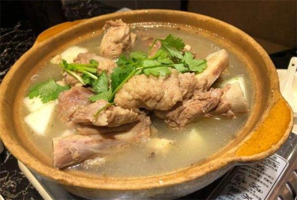 鄉(xiāng)村骨頭煲費(fèi)多少？