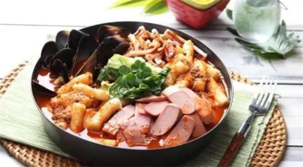 瑪食達(dá)年糕火鍋