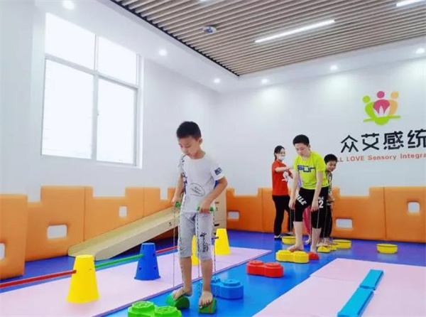 眾艾感統(tǒng)兒童教育
