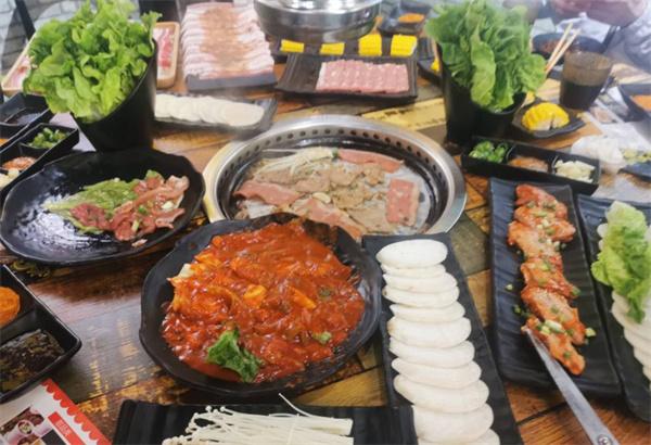 胡老三泥爐烤肉費(fèi)多少錢?