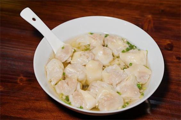 特色餛飩費多少錢？