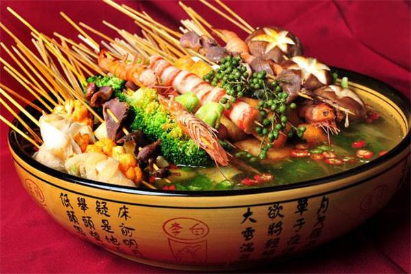 回轉(zhuǎn)串串香麻辣燙加盟