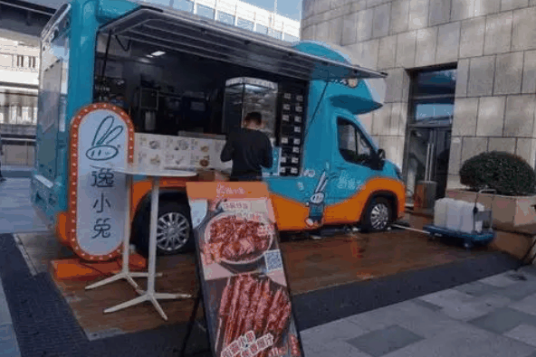 百聯(lián)逸小兔餐車