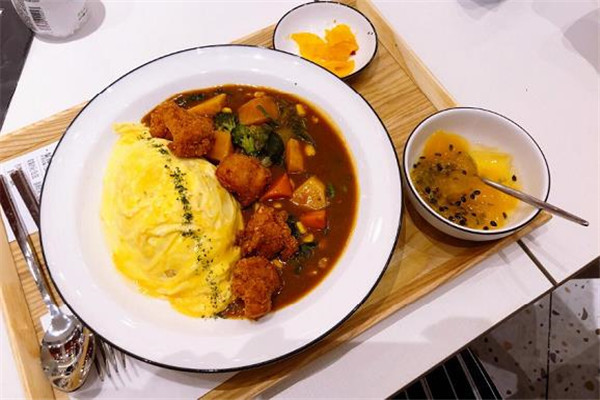 椥辻咖喱蛋包飯
