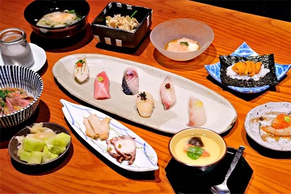 屋巖日式精致料理