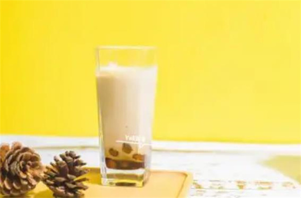 抺簡(jiǎn)單奶茶