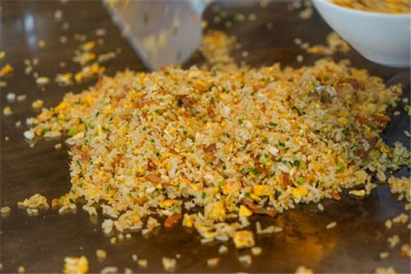 香嘟嘟鐵板炒飯加盟