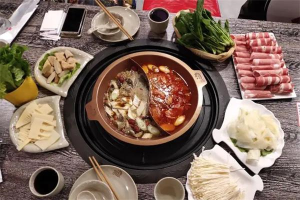 魚(yú)林港灣火鍋加盟