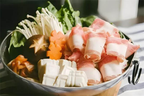 富良野·鮮の烤肉拌飯加盟