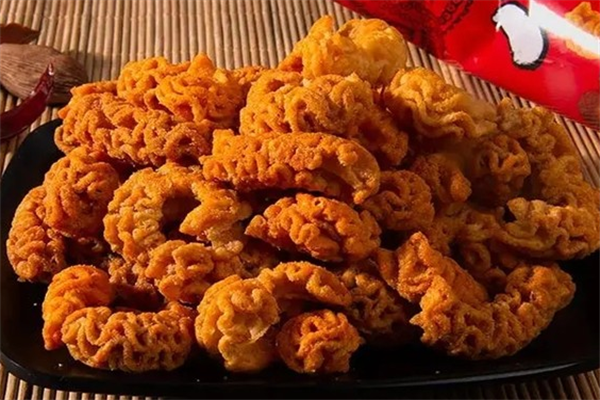巧嘴零食加盟