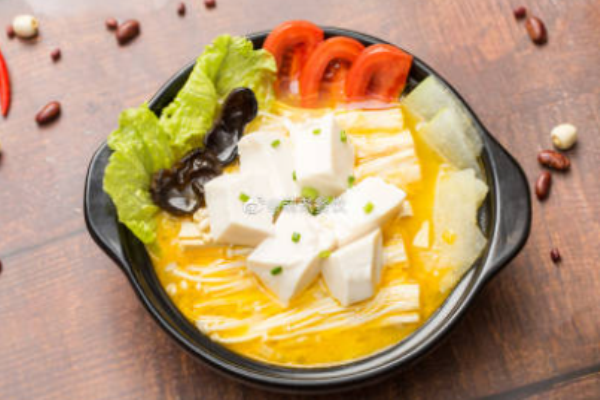萌煮骨湯飯加盟
