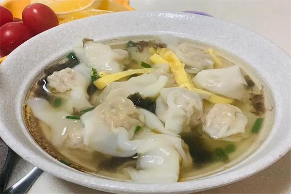 巧味骨湯餛飩加盟