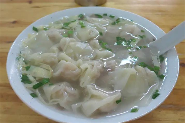 巧味骨湯餛飩加盟