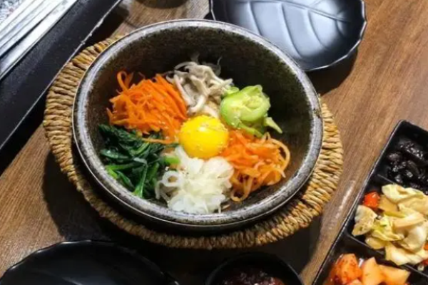 拌來(lái)拌去石鍋拌飯加盟