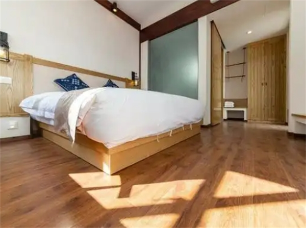 牧云雅居酒店加盟費(fèi)多少錢？成本透明，回報(bào)亮眼！