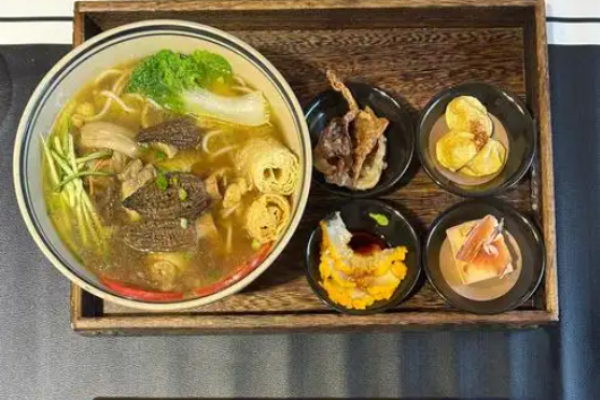 雲(yún)之肴過橋米線加盟