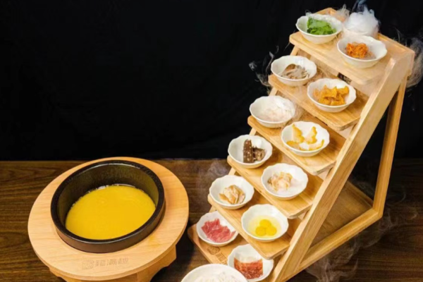 期品之線(xiàn)過(guò)橋米線(xiàn)加盟
