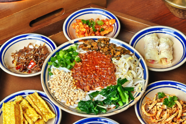 期品之線(xiàn)過(guò)橋米線(xiàn)加盟