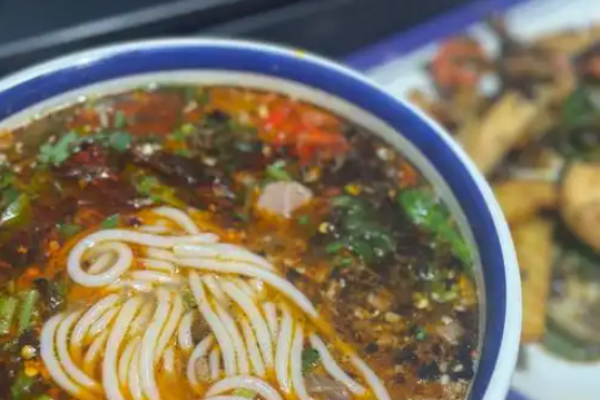 牛四嫂生燙牛肉米線加盟