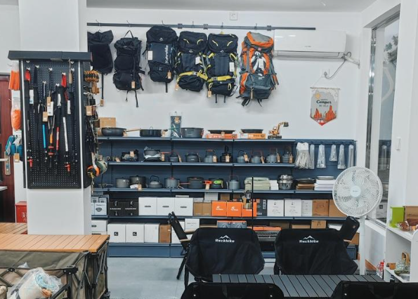上海開(kāi)戶外用品店投資多少？全維度成本解析與盈利策略