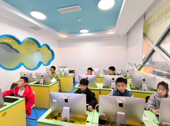 開個少兒編程班多少錢？盈利策略
